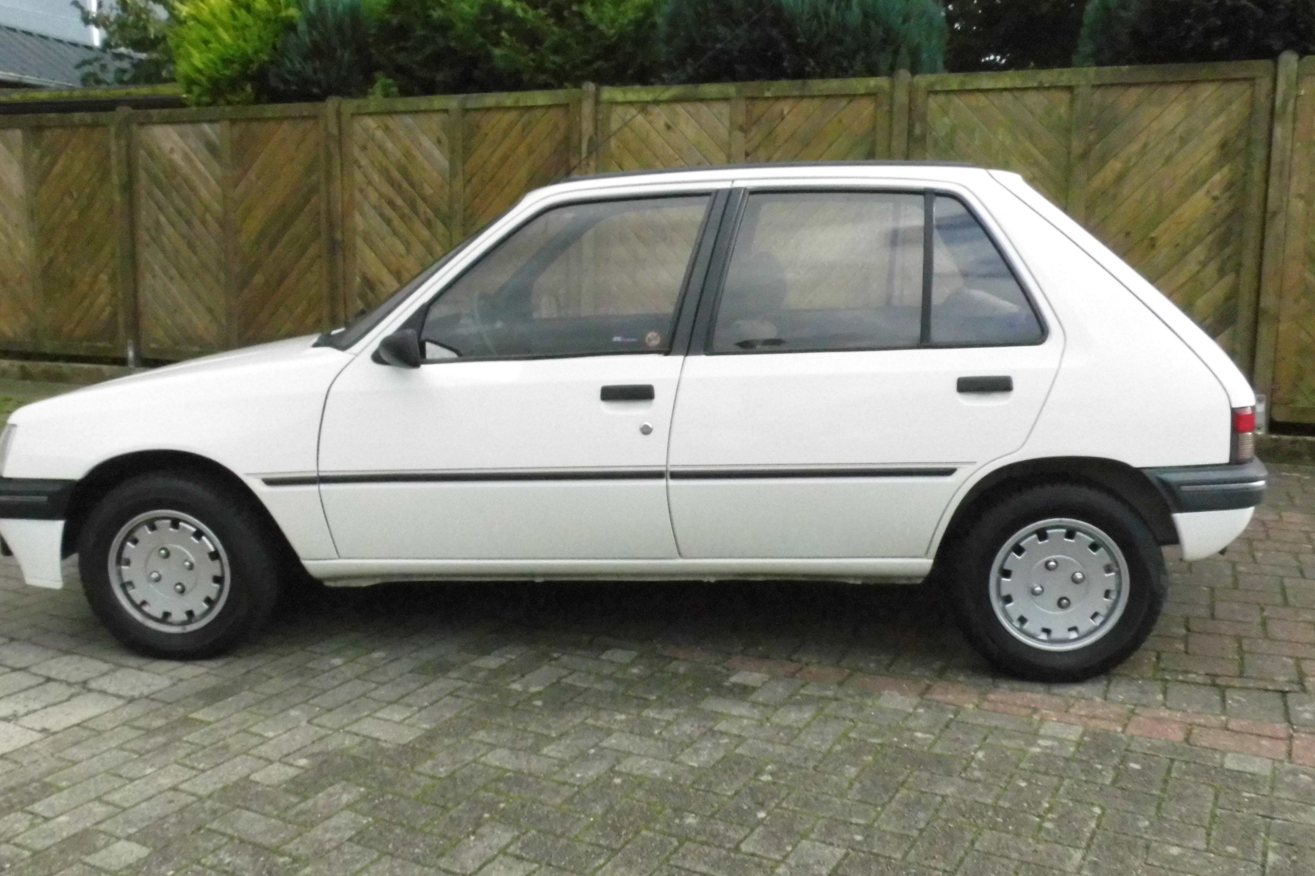 Peugeot 205